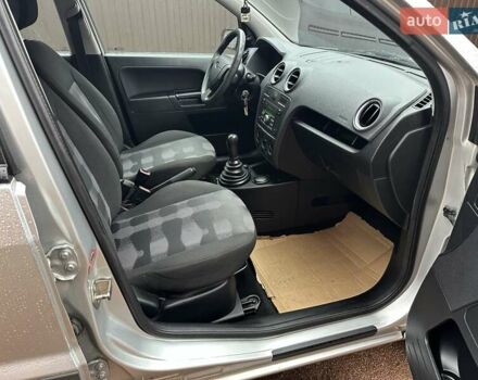 Сірий Форд Фьюжен, об'ємом двигуна 1.4 л та пробігом 158 тис. км за 5499 $, фото 6 на Automoto.ua