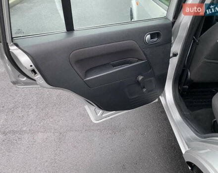 Сірий Форд Фьюжен, об'ємом двигуна 1.6 л та пробігом 185 тис. км за 7100 $, фото 8 на Automoto.ua