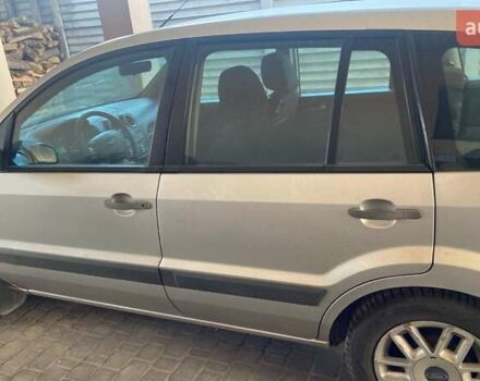 Серый Форд Фьюжн, объемом двигателя 1.4 л и пробегом 182 тыс. км за 5200 $, фото 5 на Automoto.ua