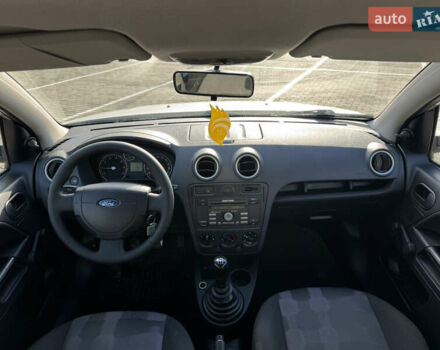 Серый Форд Фьюжн, объемом двигателя 1.4 л и пробегом 235 тыс. км за 3900 $, фото 8 на Automoto.ua