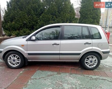 Серый Форд Фьюжн, объемом двигателя 1.4 л и пробегом 182 тыс. км за 5200 $, фото 11 на Automoto.ua