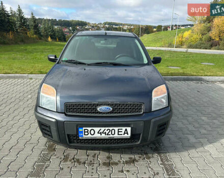 Серый Форд Фьюжн, объемом двигателя 1.4 л и пробегом 176 тыс. км за 4500 $, фото 5 на Automoto.ua