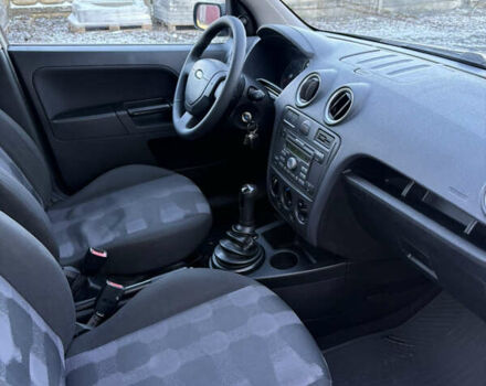 Серый Форд Фьюжн, объемом двигателя 1.4 л и пробегом 236 тыс. км за 4150 $, фото 8 на Automoto.ua