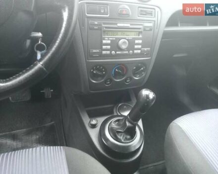 Серый Форд Фьюжн, объемом двигателя 1.4 л и пробегом 182 тыс. км за 5200 $, фото 19 на Automoto.ua