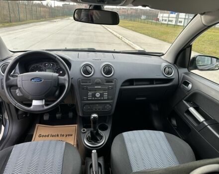 Серый Форд Фьюжн, объемом двигателя 1.4 л и пробегом 217 тыс. км за 5600 $, фото 6 на Automoto.ua