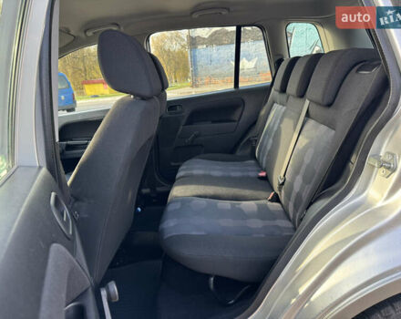 Серый Форд Фьюжн, объемом двигателя 1.4 л и пробегом 235 тыс. км за 3900 $, фото 13 на Automoto.ua