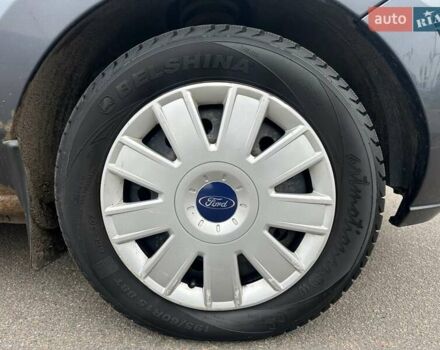 Сірий Форд Фьюжен, об'ємом двигуна 1.4 л та пробігом 178 тис. км за 3900 $, фото 9 на Automoto.ua