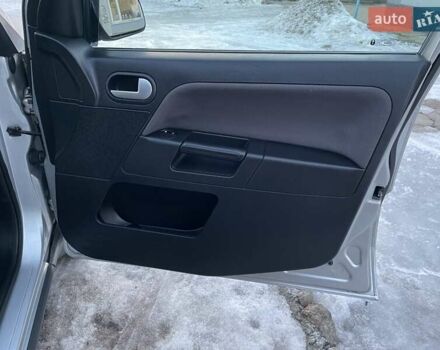 Сірий Форд Фьюжен, об'ємом двигуна 1.6 л та пробігом 115 тис. км за 6480 $, фото 112 на Automoto.ua