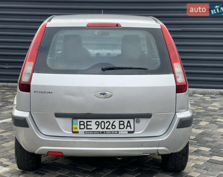 Сірий Форд Фьюжен, об'ємом двигуна 1.4 л та пробігом 133 тис. км за 3700 $, фото 4 на Automoto.ua