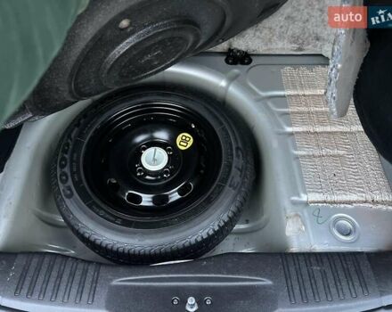 Сірий Форд Фьюжен, об'ємом двигуна 1.39 л та пробігом 211 тис. км за 3888 $, фото 16 на Automoto.ua