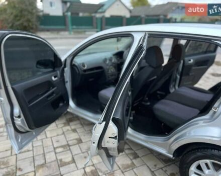 Сірий Форд Фьюжен, об'ємом двигуна 1.39 л та пробігом 211 тис. км за 3888 $, фото 11 на Automoto.ua