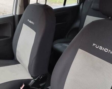 Серый Форд Фьюжн, объемом двигателя 1.39 л и пробегом 133 тыс. км за 4000 $, фото 6 на Automoto.ua