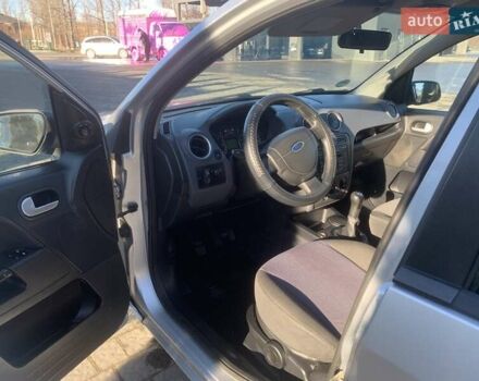 Серый Форд Фьюжн, объемом двигателя 1.4 л и пробегом 167 тыс. км за 4500 $, фото 5 на Automoto.ua