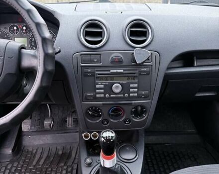 Серый Форд Фьюжн, объемом двигателя 1.4 л и пробегом 175 тыс. км за 4500 $, фото 14 на Automoto.ua