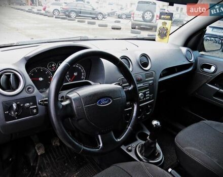 Сірий Форд Фьюжен, об'ємом двигуна 1.4 л та пробігом 235 тис. км за 4200 $, фото 5 на Automoto.ua