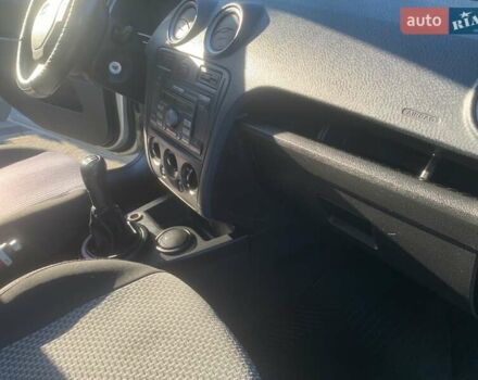 Серый Форд Фьюжн, объемом двигателя 1.4 л и пробегом 167 тыс. км за 4500 $, фото 13 на Automoto.ua