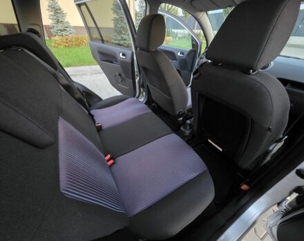 Серый Форд Фьюжн, объемом двигателя 1.4 л и пробегом 155 тыс. км за 4750 $, фото 5 на Automoto.ua