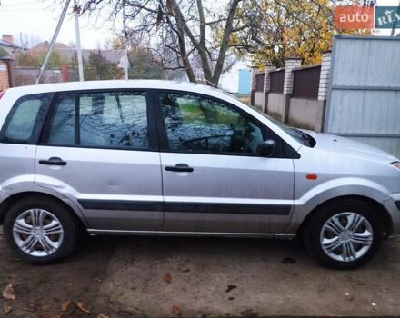 Серый Форд Фьюжн, объемом двигателя 1.39 л и пробегом 133 тыс. км за 4000 $, фото 4 на Automoto.ua