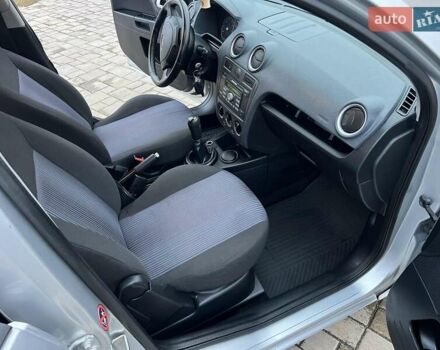 Сірий Форд Фьюжен, об'ємом двигуна 1.39 л та пробігом 211 тис. км за 3888 $, фото 6 на Automoto.ua