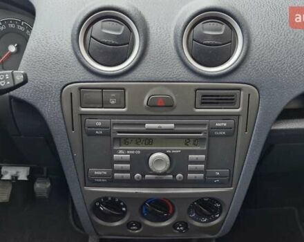 Серый Форд Фьюжн, объемом двигателя 1.6 л и пробегом 148 тыс. км за 5750 $, фото 42 на Automoto.ua