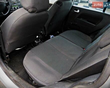 Сірий Форд Фьюжен, об'ємом двигуна 1.4 л та пробігом 235 тис. км за 4200 $, фото 11 на Automoto.ua