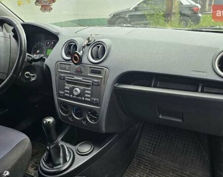 Сірий Форд Фьюжен, об'ємом двигуна 1.4 л та пробігом 147 тис. км за 6000 $, фото 4 на Automoto.ua