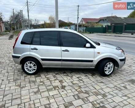 Сірий Форд Фьюжен, об'ємом двигуна 1.39 л та пробігом 211 тис. км за 3888 $, фото 5 на Automoto.ua