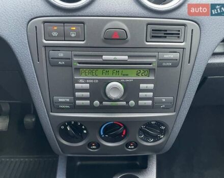 Серый Форд Фьюжн, объемом двигателя 1.4 л и пробегом 119 тыс. км за 5800 $, фото 62 на Automoto.ua