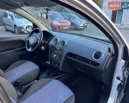 Серый Форд Фьюжн, объемом двигателя 1.6 л и пробегом 180 тыс. км за 7140 $, фото 49 на Automoto.ua