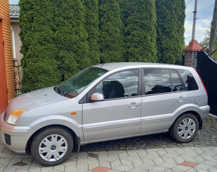 Сірий Форд Фьюжен, об'ємом двигуна 1.6 л та пробігом 168 тис. км за 5250 $, фото 5 на Automoto.ua