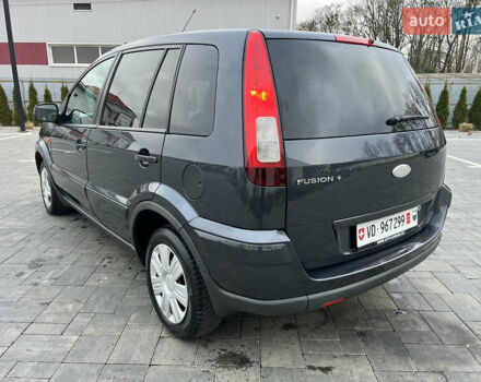 Серый Форд Фьюжн, объемом двигателя 1.6 л и пробегом 218 тыс. км за 6950 $, фото 18 на Automoto.ua