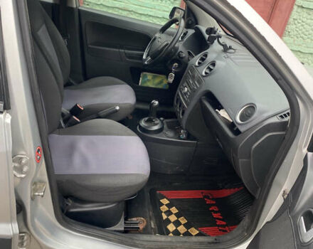 Серый Форд Фьюжн, объемом двигателя 1.6 л и пробегом 289 тыс. км за 4599 $, фото 7 на Automoto.ua