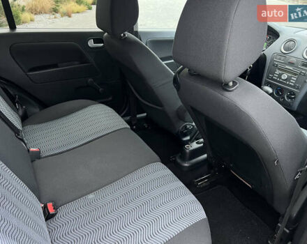 Серый Форд Фьюжн, объемом двигателя 1.6 л и пробегом 218 тыс. км за 6950 $, фото 65 на Automoto.ua