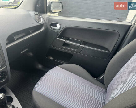 Форд Фьюжн 2009 в Долине на Automoto.ua Серый Форд Фьюжн, объемом двигателя 1.4 л и пробегом 147 тыс. км за 5200 $, фото 29 на Automoto.ua