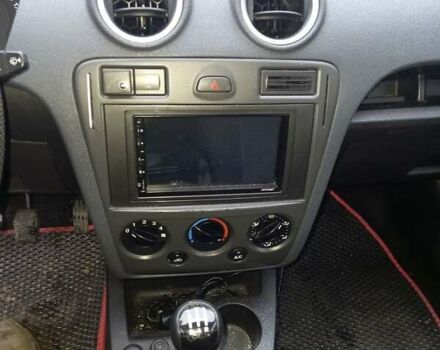 Сірий Форд Фьюжен, об'ємом двигуна 1.39 л та пробігом 165 тис. км за 5500 $, фото 17 на Automoto.ua