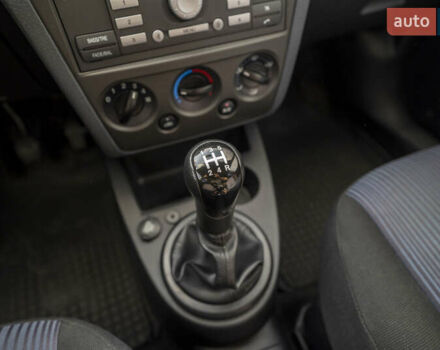 Серый Форд Фьюжн, объемом двигателя 1.4 л и пробегом 151 тыс. км за 4700 $, фото 19 на Automoto.ua