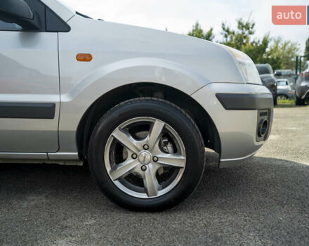 Серый Форд Фьюжн, объемом двигателя 1.4 л и пробегом 151 тыс. км за 4700 $, фото 5 на Automoto.ua