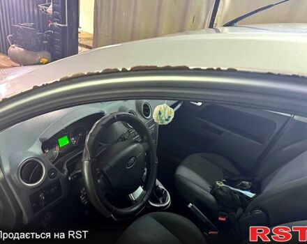 Серый Форд Фьюжн, объемом двигателя 1.4 л и пробегом 266 тыс. км за 3200 $, фото 9 на Automoto.ua