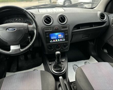 Серый Форд Фьюжн, объемом двигателя 1.6 л и пробегом 149 тыс. км за 4650 $, фото 19 на Automoto.ua