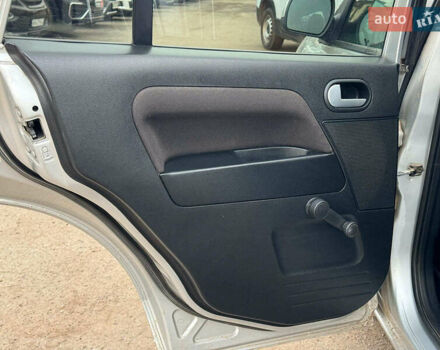 Серый Форд Фьюжн, объемом двигателя 1.6 л и пробегом 235 тыс. км за 6790 $, фото 15 на Automoto.ua