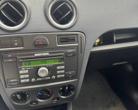 Серый Форд Фьюжн, объемом двигателя 1.4 л и пробегом 110 тыс. км за 5200 $, фото 5 на Automoto.ua