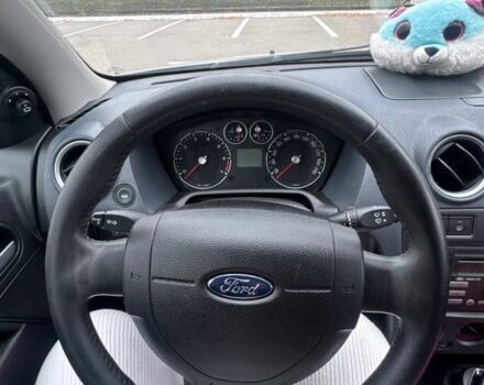 Серый Форд Фьюжн, объемом двигателя 1.4 л и пробегом 110 тыс. км за 5200 $, фото 3 на Automoto.ua