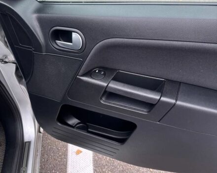 Серый Форд Фьюжн, объемом двигателя 1.4 л и пробегом 110 тыс. км за 5200 $, фото 7 на Automoto.ua