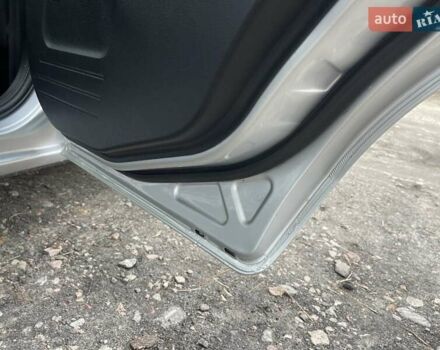 Сірий Форд Фьюжен, об'ємом двигуна 1.39 л та пробігом 128 тис. км за 5699 $, фото 27 на Automoto.ua