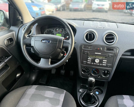 Серый Форд Фьюжн, объемом двигателя 1.4 л и пробегом 152 тыс. км за 6499 $, фото 11 на Automoto.ua