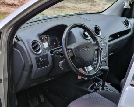 Серый Форд Фьюжн, объемом двигателя 1.6 л и пробегом 130 тыс. км за 5900 $, фото 9 на Automoto.ua