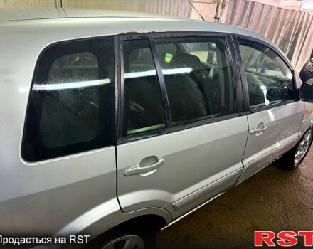 Серый Форд Фьюжн, объемом двигателя 1.4 л и пробегом 266 тыс. км за 3200 $, фото 2 на Automoto.ua