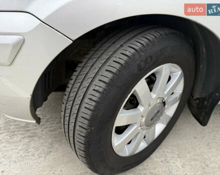 Сірий Форд Фьюжен, об'ємом двигуна 1.6 л та пробігом 203 тис. км за 5300 $, фото 11 на Automoto.ua