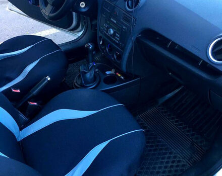 Серый Форд Фьюжн, объемом двигателя 1.4 л и пробегом 280 тыс. км за 4999 $, фото 5 на Automoto.ua