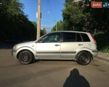 Серый Форд Фьюжн, объемом двигателя 1.4 л и пробегом 290 тыс. км за 4999 $, фото 4 на Automoto.ua